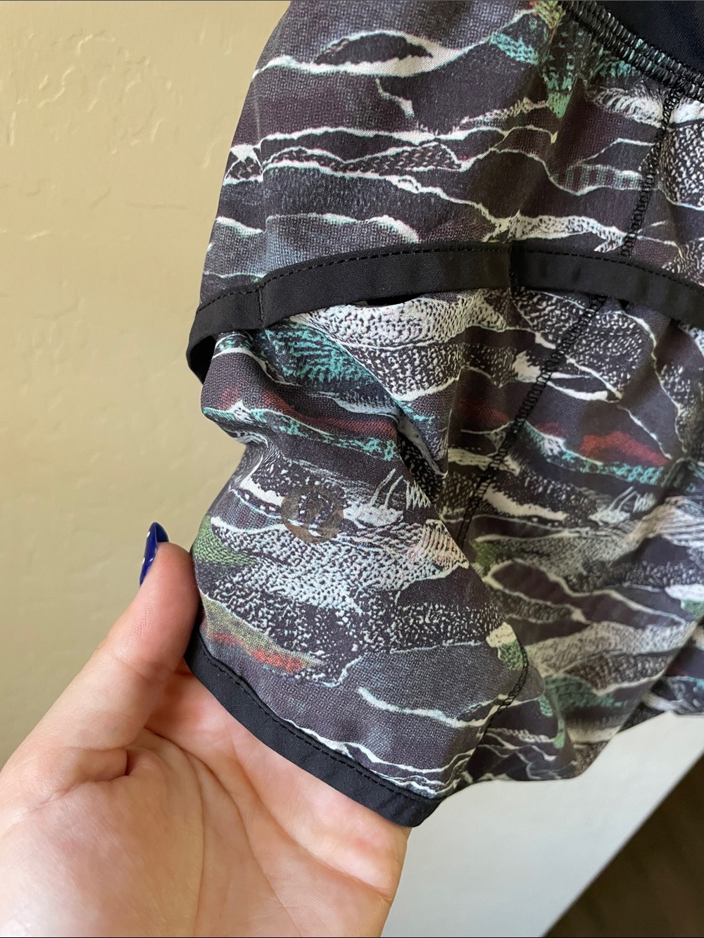 LULULEMON Speed Shorts! - Picture 8 of 9
